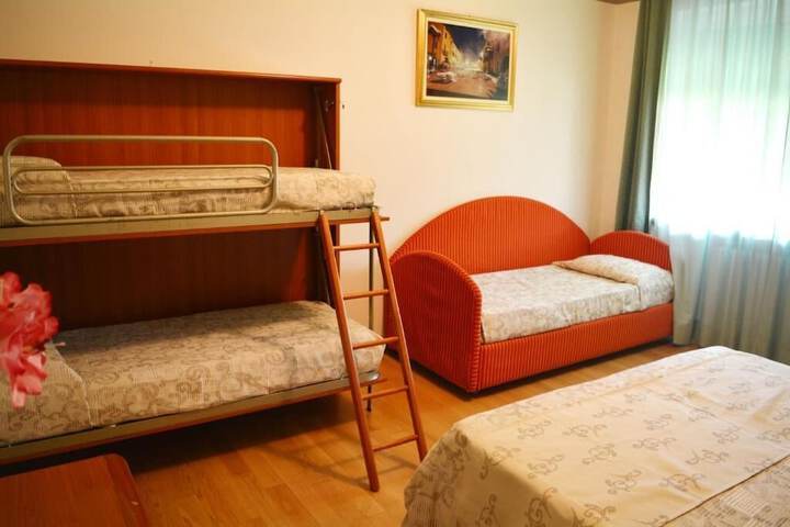 Room 22 of 63