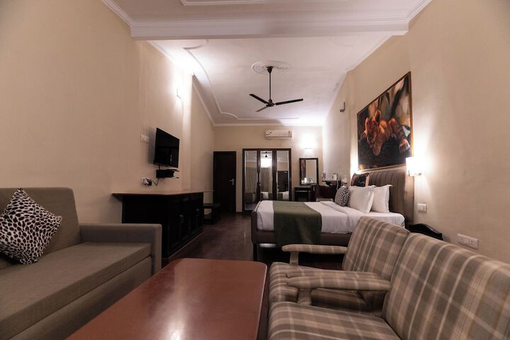 Room 26 of 256