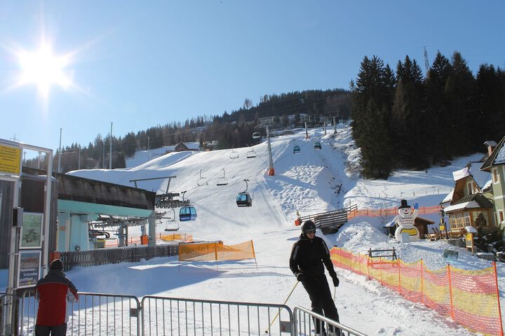 Spacious Chalet near Kreischberg Ski Area in Stadl-Predlitz