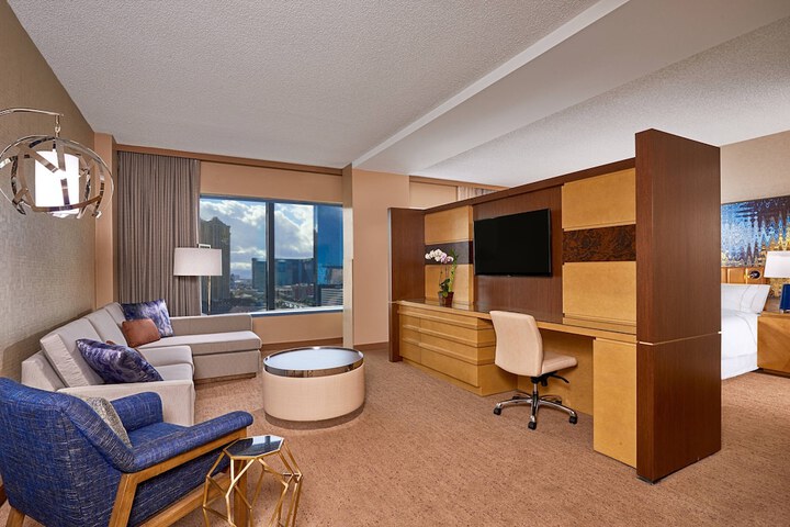 Room 32 of 67