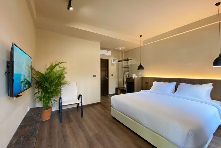 Room 25 of 94