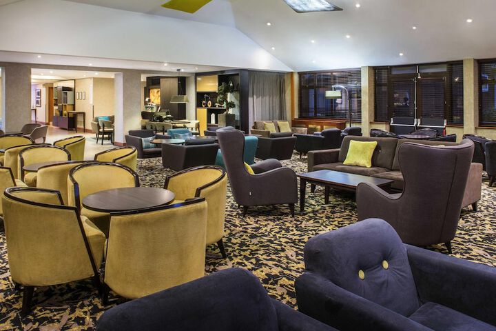 Lounge 50 of 69