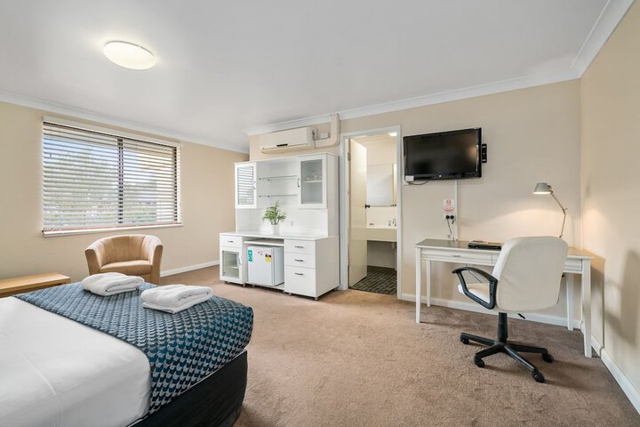 Room 6 of 35