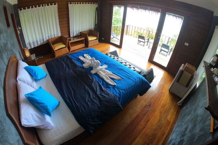 Room 16 of 40