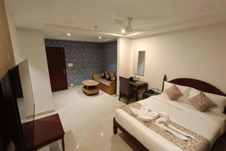 Room 5 of 28