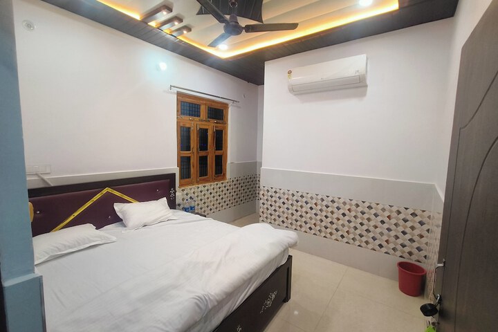Room 5 of 18