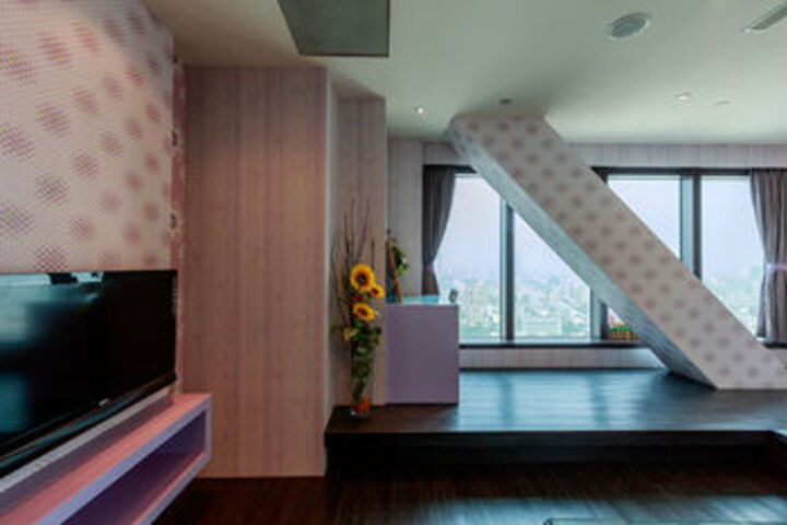 Room 10 of 11