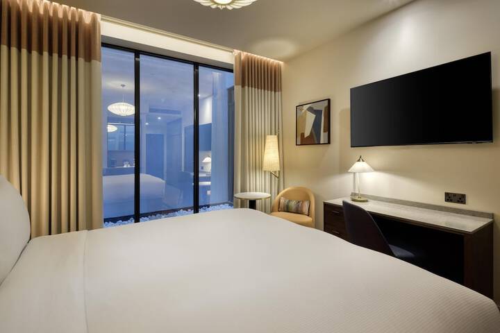 Room 30 of 114