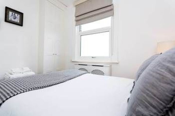 Room 5 of 20