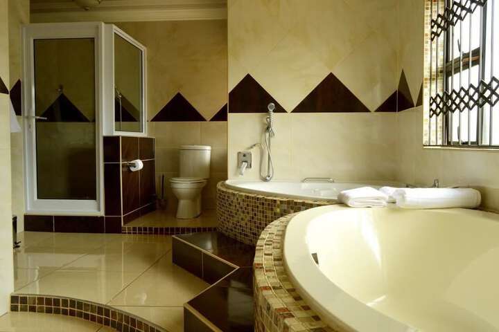 Room 7 of 15