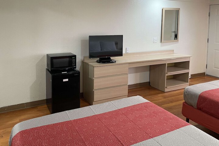 Room 11 of 36