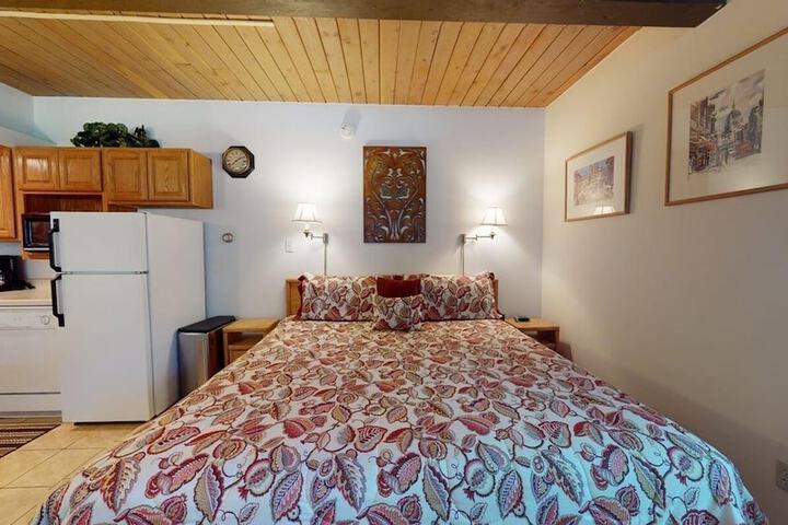 Room 11 of 105