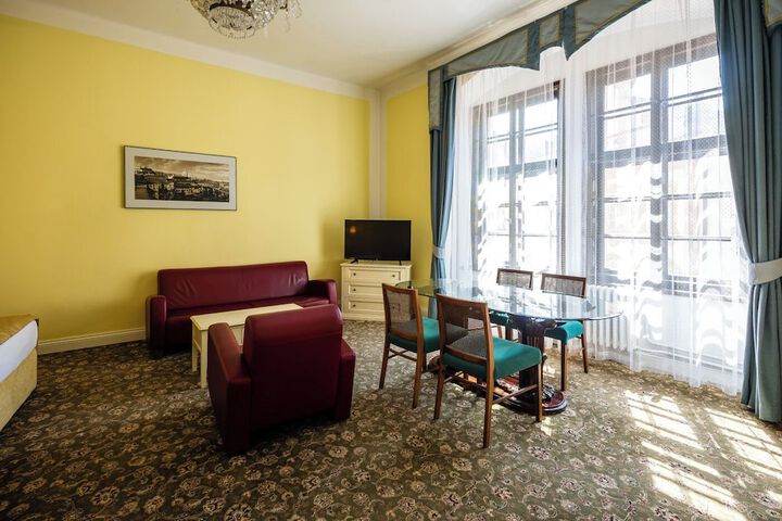 Room 67 of 119