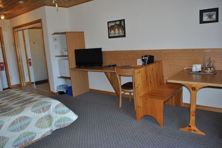 Photo 1