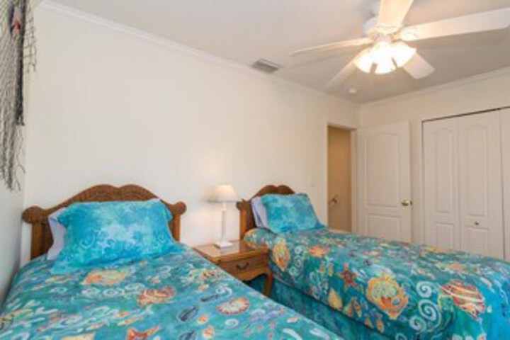 Room 13 of 31