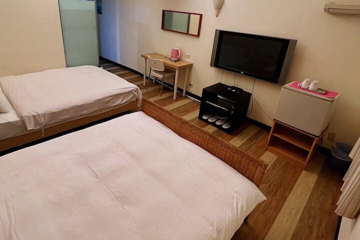 Room 5 of 53
