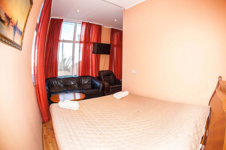 Room 15 of 37