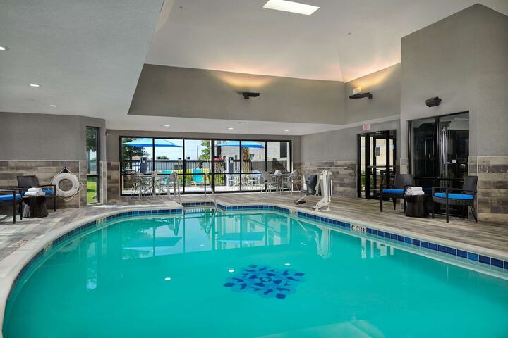 Pool 17 of 24