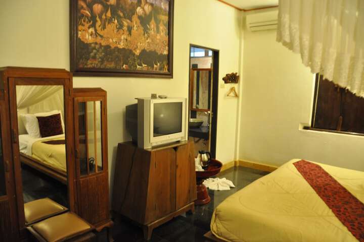 Room 28 of 161