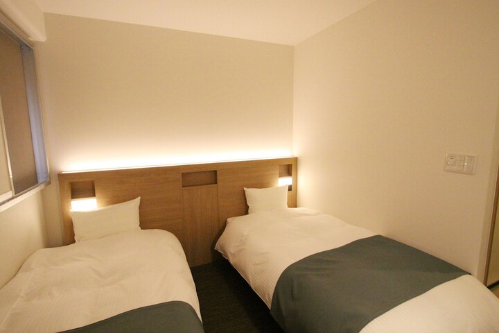 Room 11 of 31