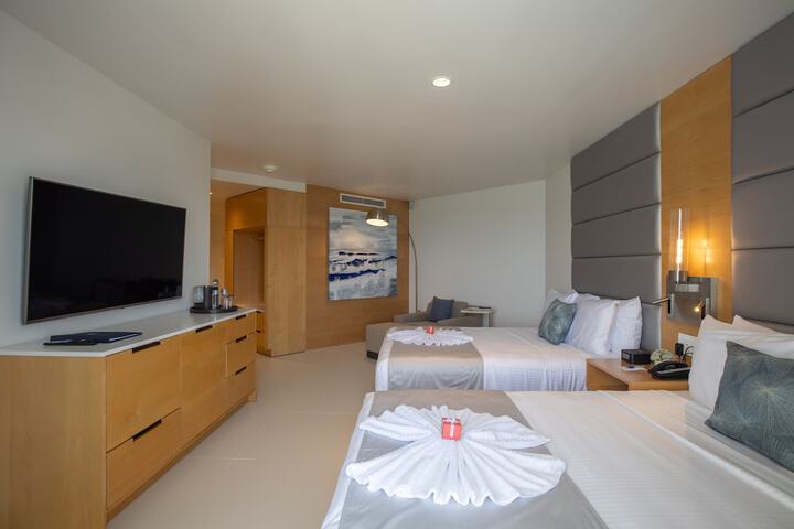 Room 16 of 100