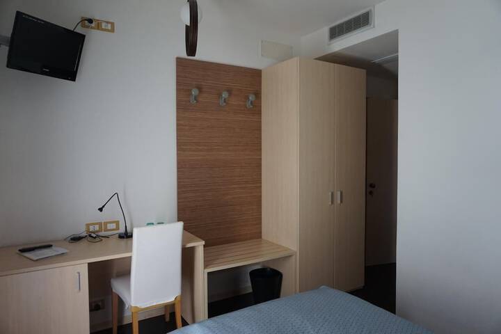 Room 11 of 45