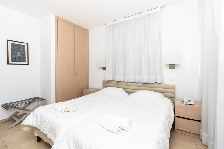 Room 19 of 39