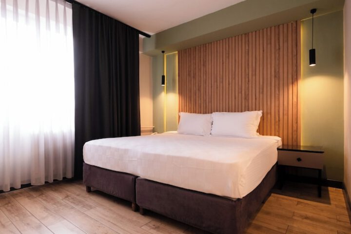 Room 13 of 82