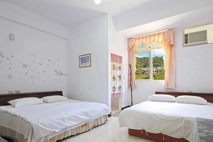 Room 10 of 20