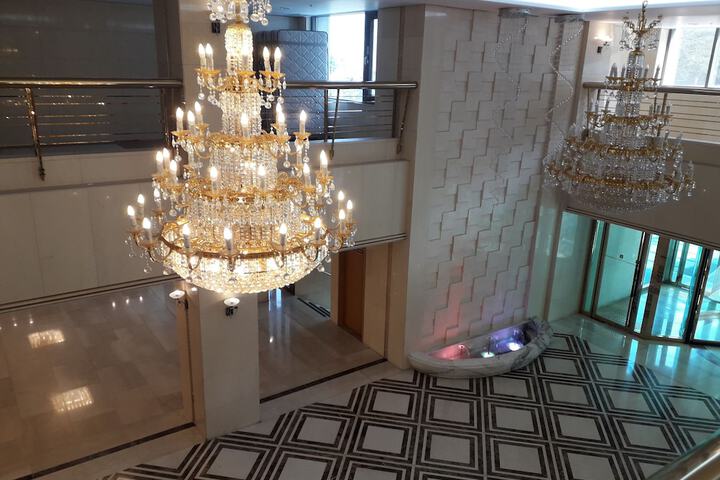 Entrance & Lobby