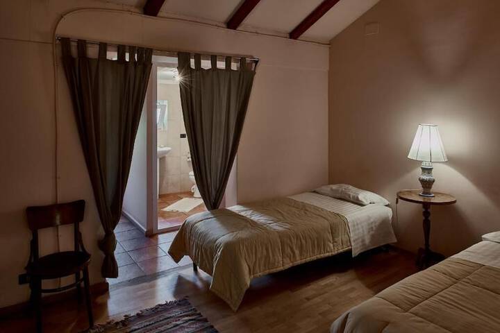 Room 2 of 18
