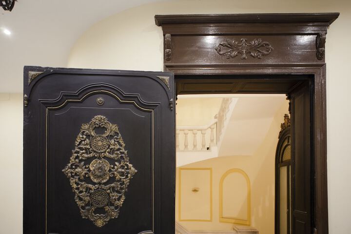 Entrance & Lobby