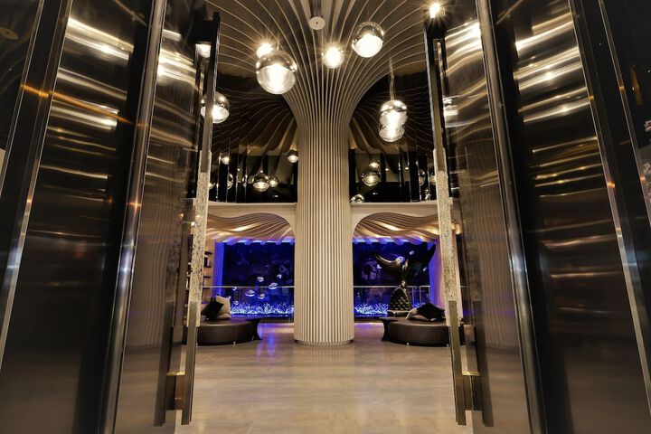 Hotel 2 of 82