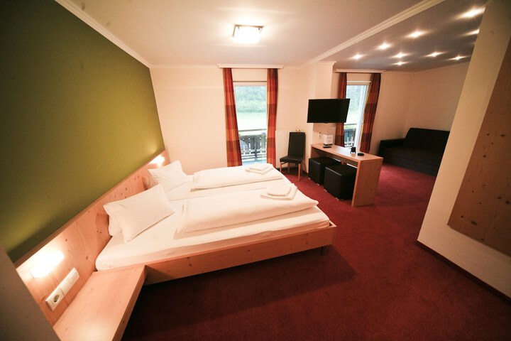 Room 4 of 51
