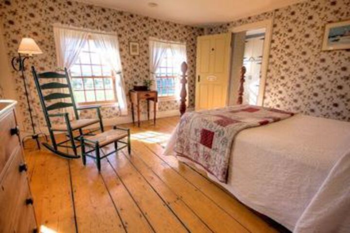 Room 33 of 150