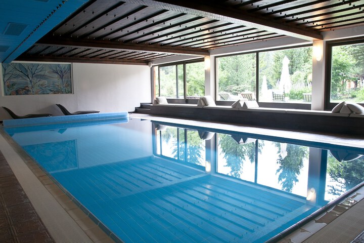 Pool 43 of 111