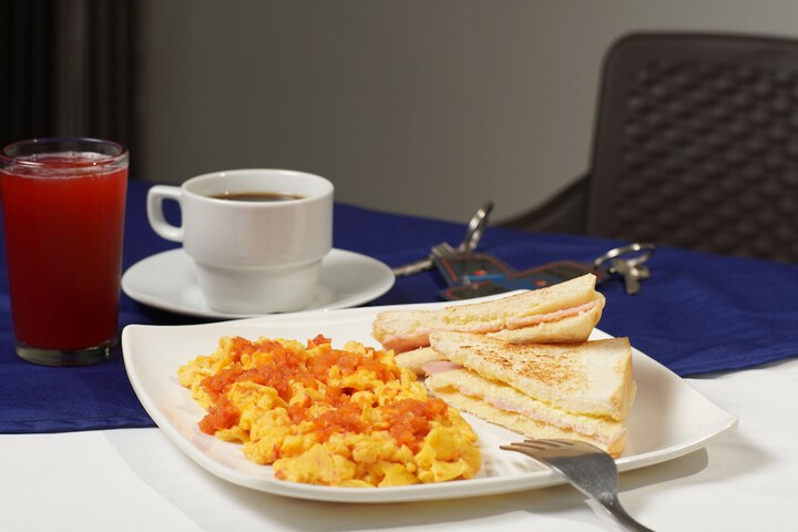 Breakfast/Coffee Service 26 of 30
