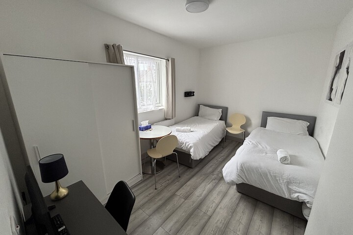Room 28 of 46