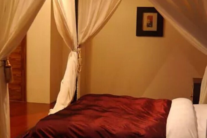 Room 14 of 33