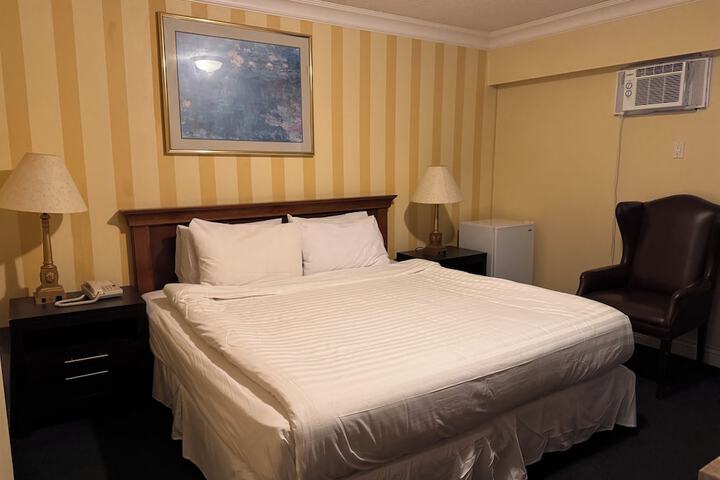 Room 29 of 77