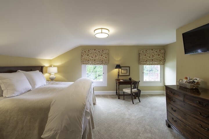 Room 5 of 73