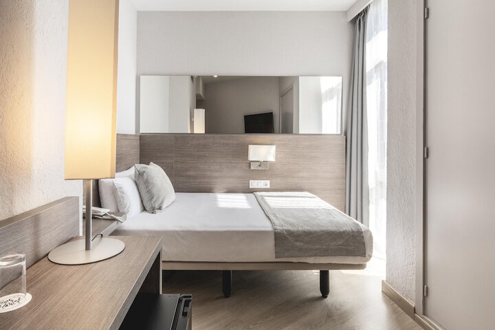 Room 21 of 64