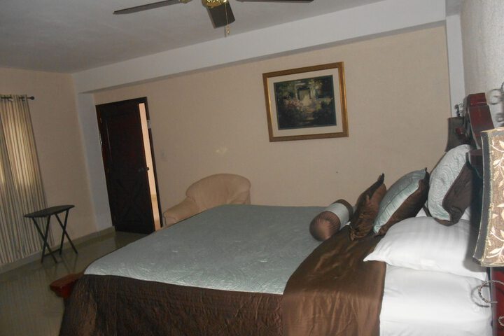 Room 14 of 36