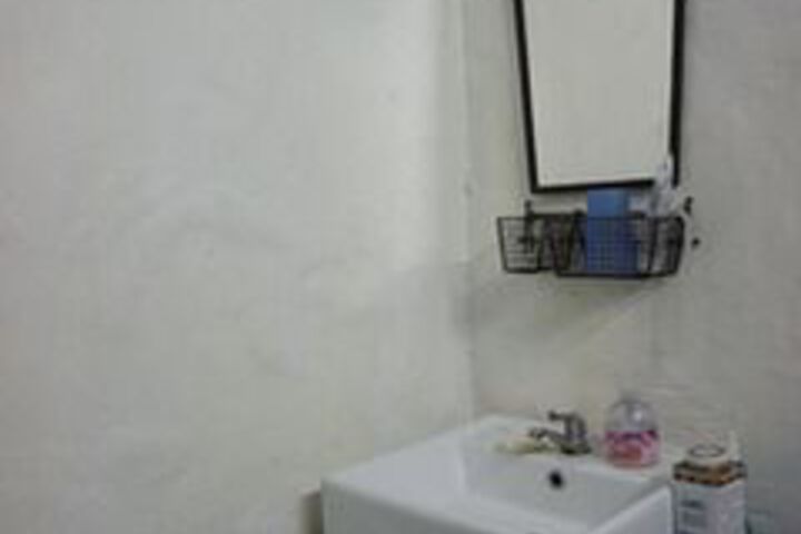 Room 5 of 29