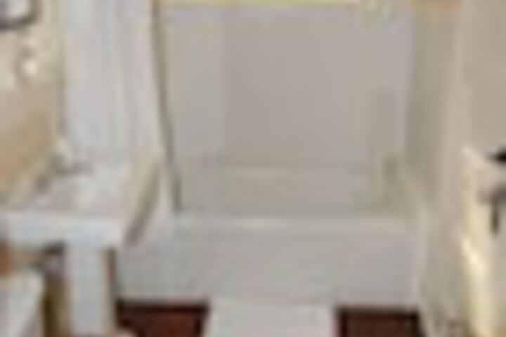 Room 167 of 252