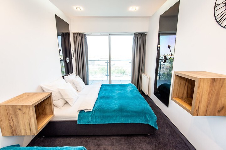 Room 15 of 155