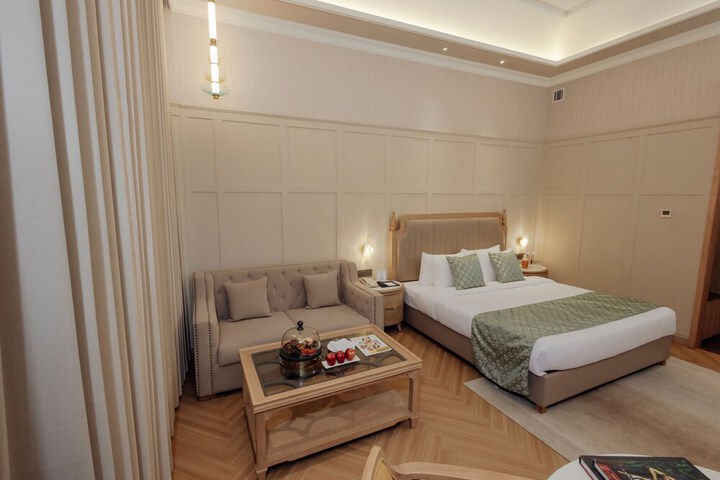 Room 13 of 47
