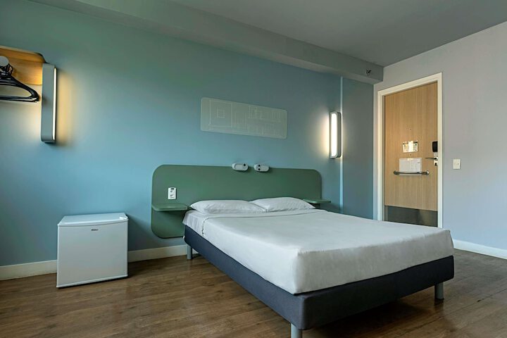 Room 21 of 74