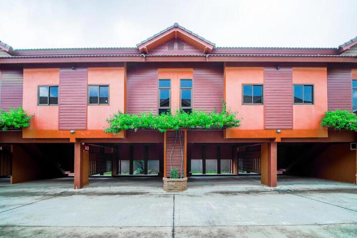 OYO 535 Phadaeng Hotel
