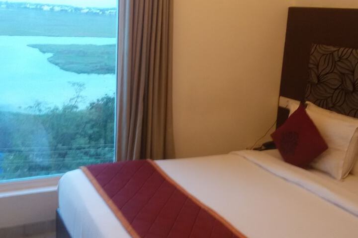 Room 18 of 40